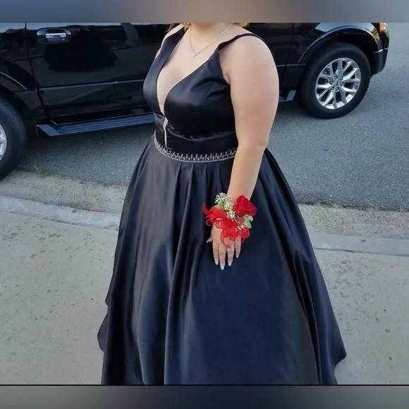 Sherri Hill | Dresses | Black Size 22 Big Bust | Poshmark